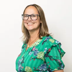 Headshot of Amanda Petersen